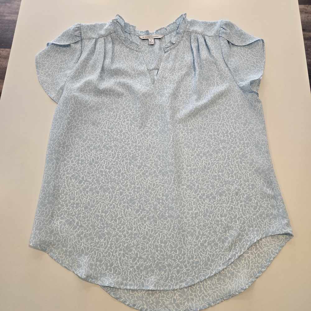 Light Blue Women's Top With Tulip Sleeves